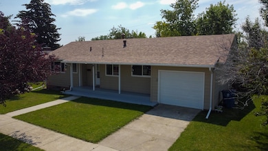211 Cedar St, Lewistown, MT 59457 - photo 2
