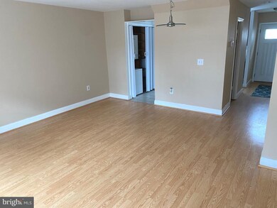 12067 Crimson Ln, Silver Spring, MD 20904 - photo 6