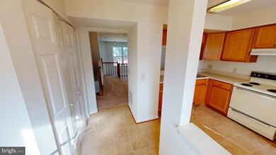 9632 Lambeth Ct, Columbia, MD 21046 - photo 2
