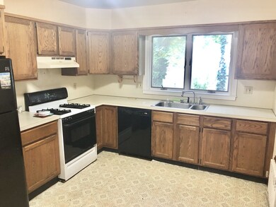 46-48 Chestnut St unit 48, Stoneham, MA 02180 - photo 4