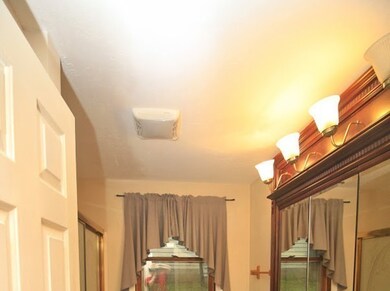 31 Iowa St, Worcester, MA 01602 - photo 7