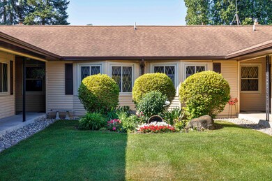 7373 Pinegrove-13