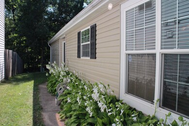 Pretty Landscaping along the Home!