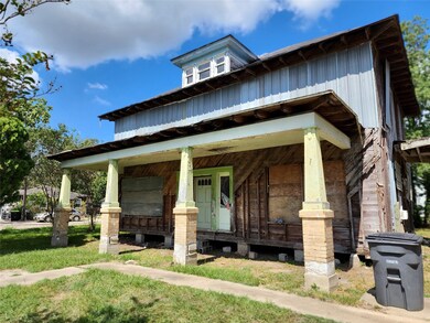 1303 5th St, Bay City, TX 77414 - photo 6