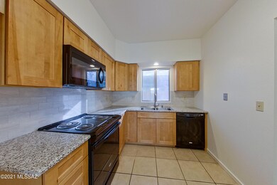 782 S Pantano Rd Tucson AZ-print-005-005