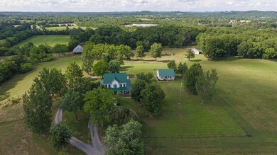 499 New Center Church Rd, Shelbyville, TN 37160 - photo 2