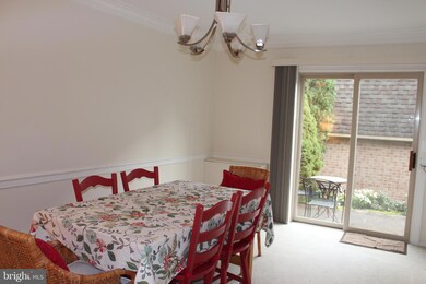 196 W Wayne Ave unit 3B, Wayne, PA 19087 - photo 4