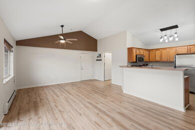 488RiverViewDr409_25040305