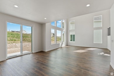dining area accommodates large table