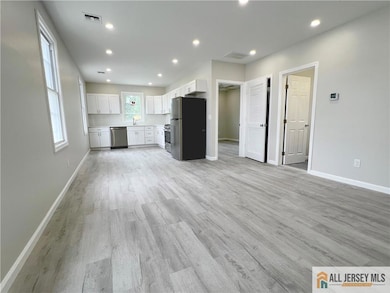 588 Livingston Ave unit 2A, North Brunswick, NJ 08902 - photo 4