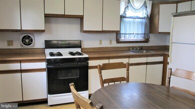 2903 Florida Ave, Halethorpe, MD 21227 - photo 7