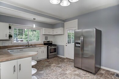 872 College Ave, Columbus, OH 43209 - photo 5