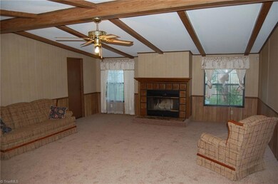 4765 Waynick Meadow Rd, Asheboro, NC 27205 - photo 2