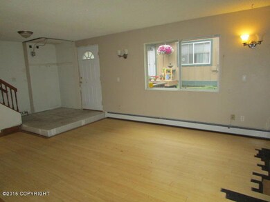 111-130718 Living Room Additional Angle