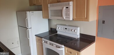 1001 Chillum Rd unit 419, Hyattsville, MD 20782 - photo 4
