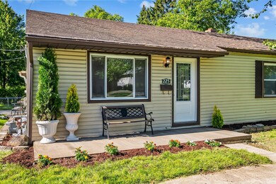 225 W Heffner Porch
