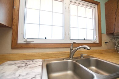 325 21st Ave NE, Jamestown, ND 58401 - photo 6