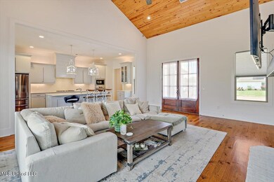 07-327 River Forest Ln