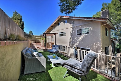 21754 Ybarra Rd, Woodland Hills, CA 91364 - photo 2