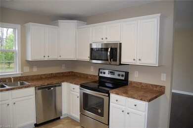 523 Honeysuckle Ridge, Asheboro, NC 27205 - photo 7