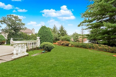 66 Cromwell Cir, Staten Island, NY 10304 - photo 3