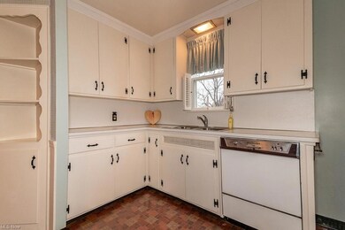 2216 E 290th St, Wickliffe, OH 44092 - photo 6