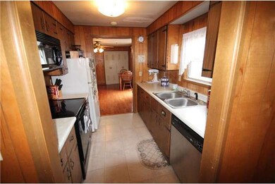 1692 County Line Rd, Bechtelsville, PA 19505 - photo 6