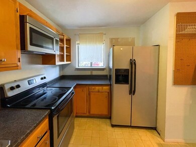 170 E Hadley Rd unit 115, Amherst, MA 01002 - photo 4