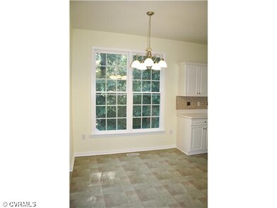 Breakfast Nook - Bright and spacious breakfast are