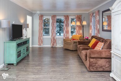 Living RM w/Front Yard Windows