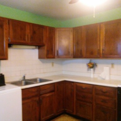 800 Robert St, Aurora, IL 60506 - photo 6