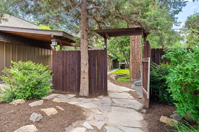 975 NE Norton Ave, Bend, OR 97701 - photo 4