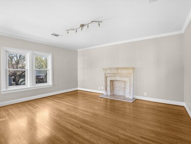 Large spacious living room upon entry.