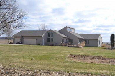 6535 Grandview Rd, Verona, WI 53593 - photo 4