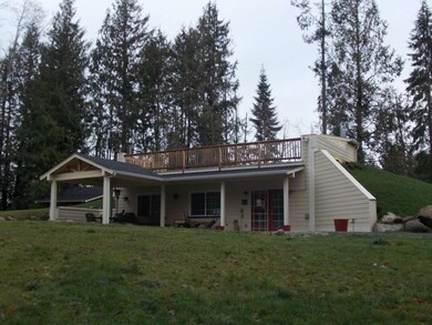 17039 Russian Hill Ln SE, Rainier, WA 98576 - photo 4