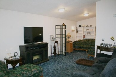 1046 Hemlock Ln, Grants Pass, OR 97527 - photo 4