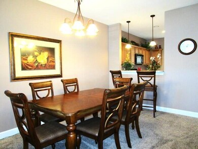 Dining Area and Breakfast Bar