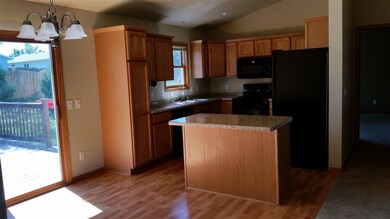 213 Genesis Dr, Evansville, WI 53536 - photo 4