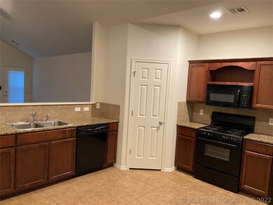 2815 N 22nd St, Broken Arrow, OK 74012 - photo 7