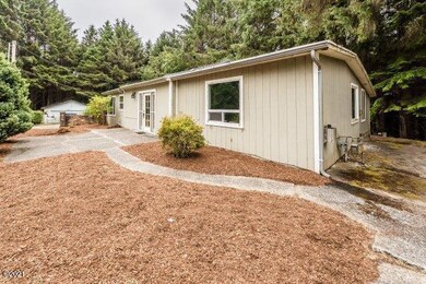 1719 SW Fleet Ave, Lincoln City, OR 97367 - photo 4