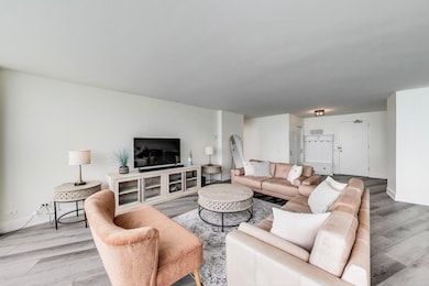 940 W Glenlake Ave unit 19C, Chicago, IL 60660 - photo 5