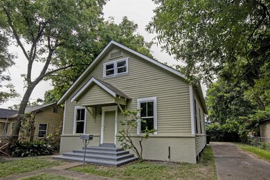 3220 Melbourne St, Houston, TX 77026 - photo 3