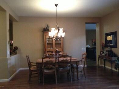 Dining1