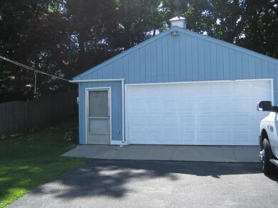 34 Rhode Island Ave, Pittsfield, MA 01201 - photo 3