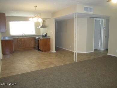 ENTRY/KITCHEN