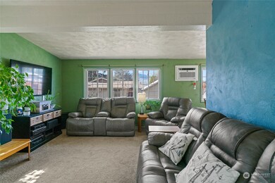 300 13th St NE, East Wenatchee, WA 98802 - photo 6