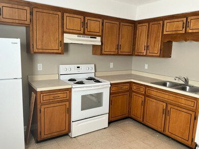 441 Martha Ln unit D, Clarksville, TN 37043 - photo 4