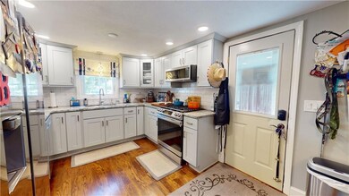 239 Columbus Ave, Pawtucket, RI 02861 - photo 4