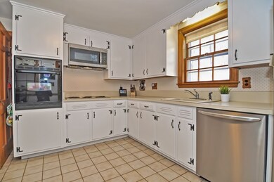 985 High St, Westwood, MA 02090 - photo 5