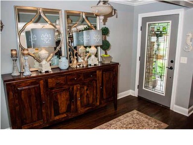 Entryway/foyer area